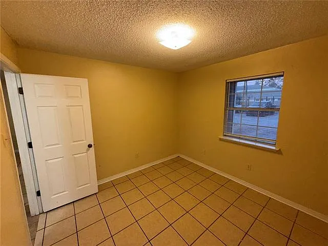 608 Rue St #B — Photo 15