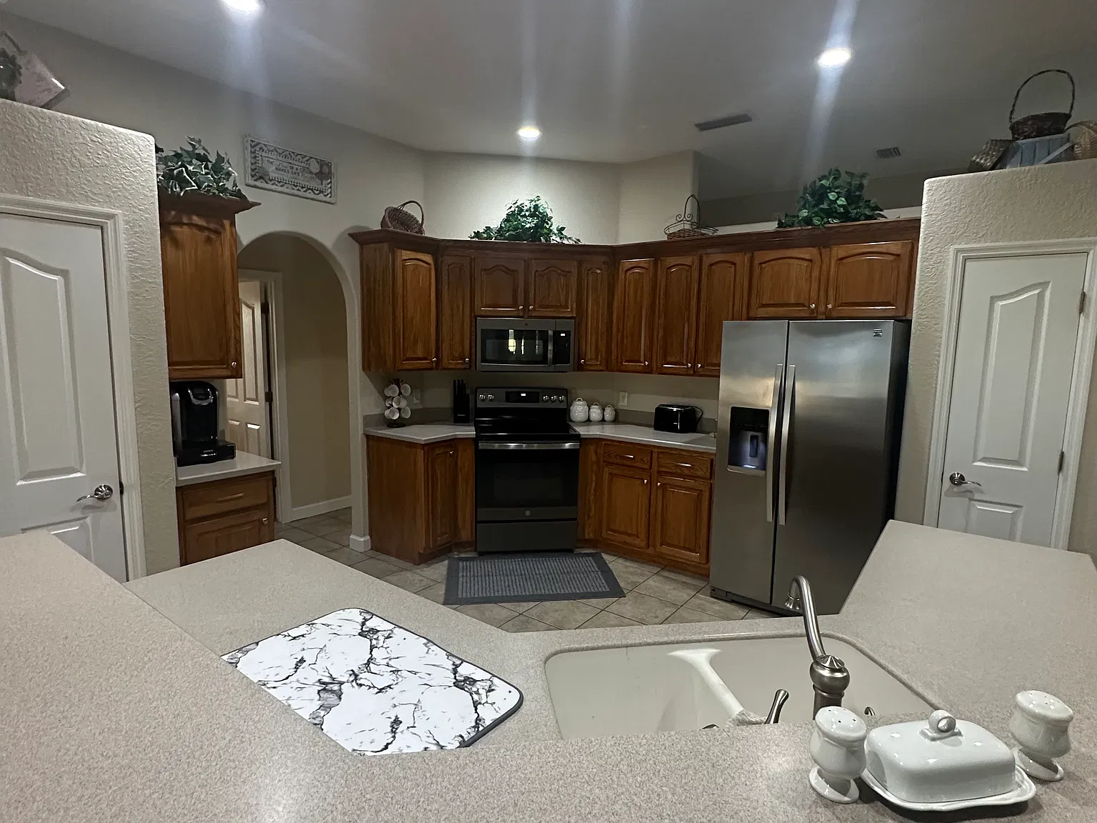 5 bed, 3.5 bath, 3400 sqft, $1,100 — Photo 4