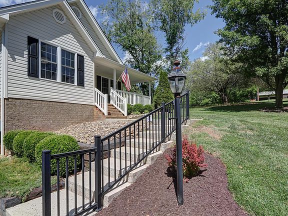 3rd image of 433 Stratford Rd