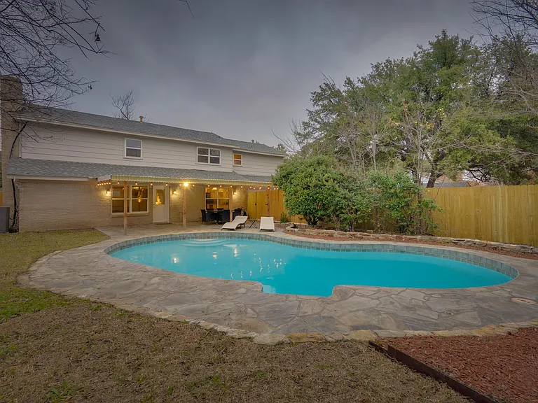 11210 Cotillion Dr — Photo 28