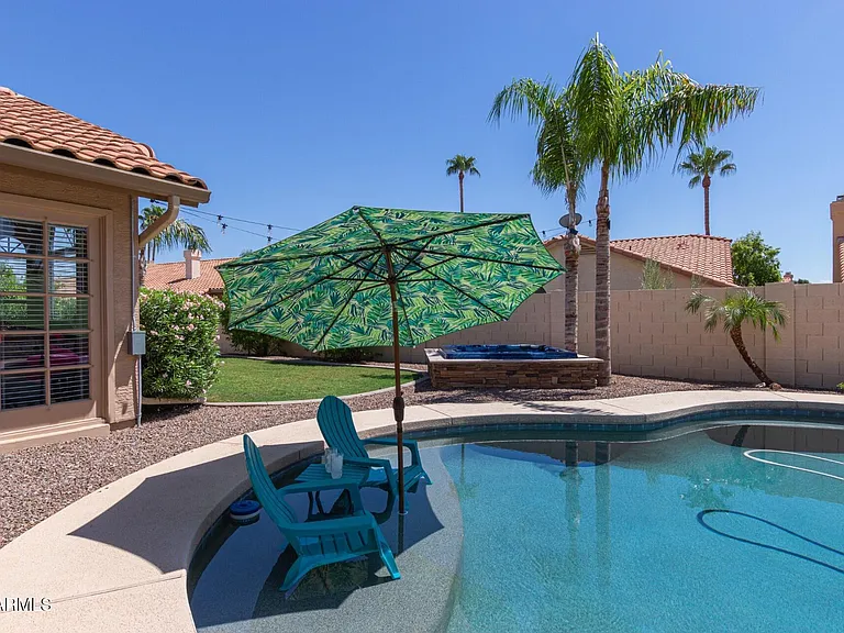 1585 W Honeysuckle Ln — Photo 27