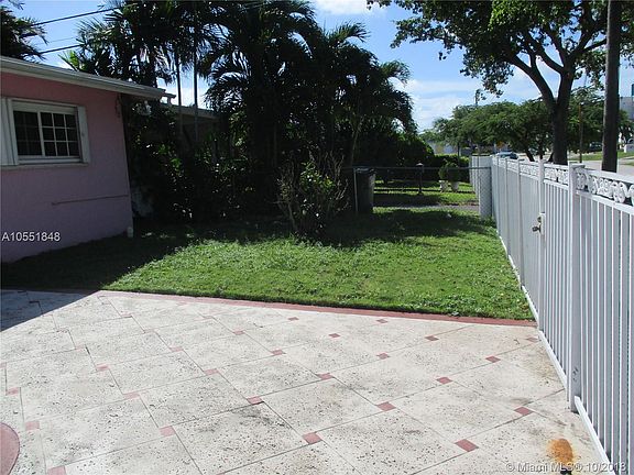 2nd image of 13865 NE 11th Ave