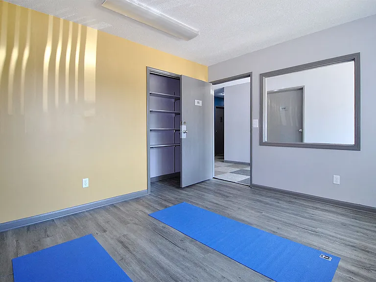 The View Apartments and Townhomes — Photo 10