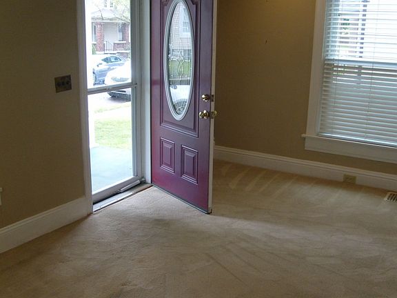 2nd image of 1415 Creighton Ave