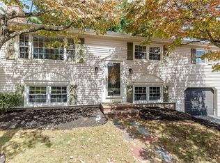 31 Cedar Dr, West Warwick, RI 02893