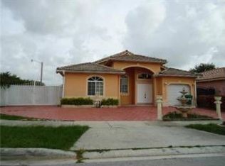 8906 NW 144th Ter, Miami Lakes, FL 33018