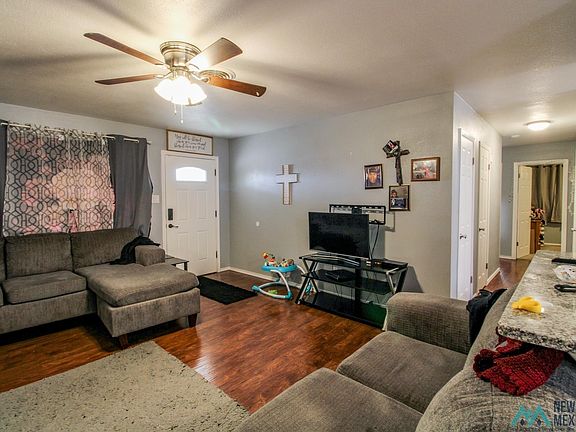 3rd image of 124 Sasser Dr