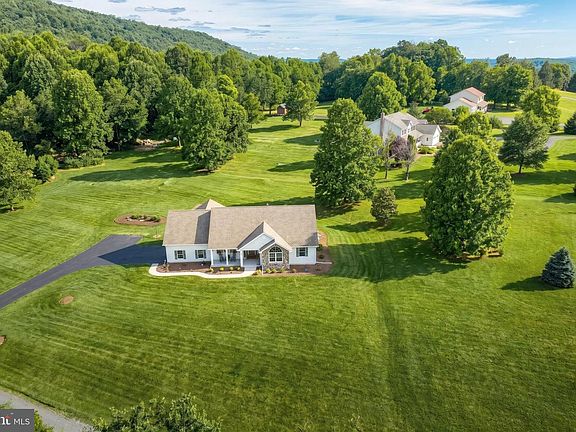 3rd image of 885 Jacks Mountain Rd