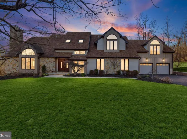 1426 Treetop Ln, Maple Glen, PA 19002