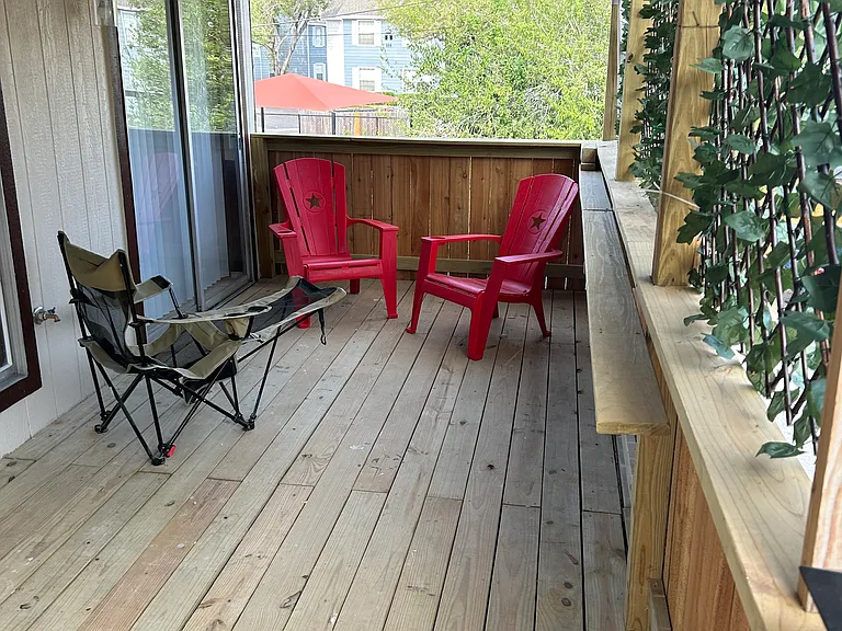 1116 Valley View Dr #D — Photo 1