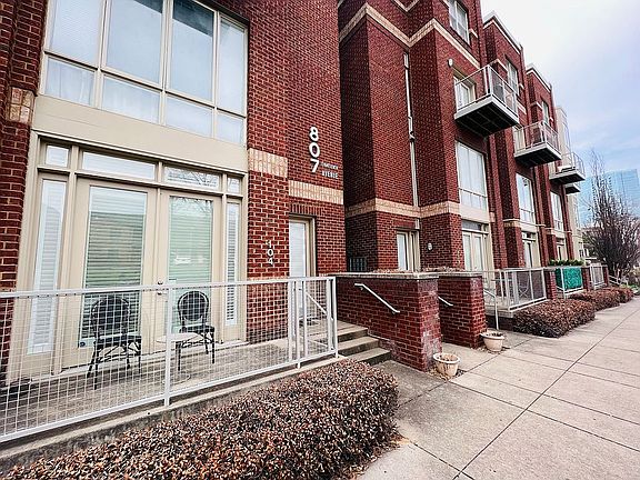 3rd image of 807 18th Ave APT 210