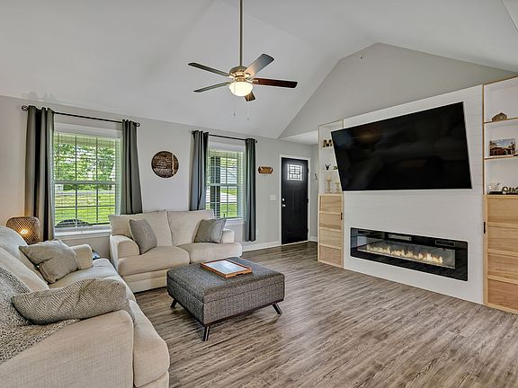 4th image of 847 Skyview Dr