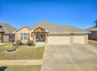 10304 Salt Fork Dr, Yukon, OK 73099