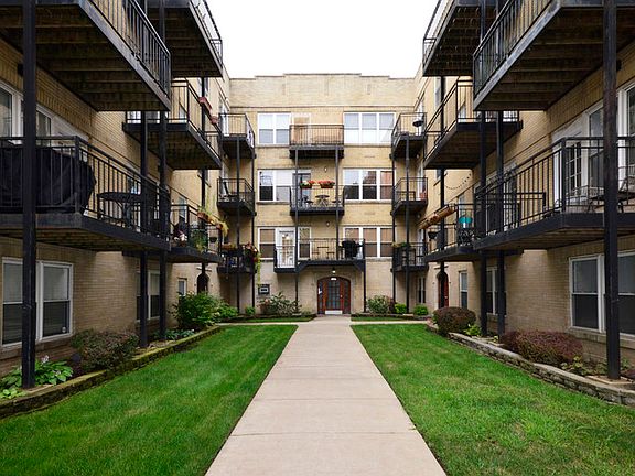 2nd image of 4014 N Albany Ave #A-2