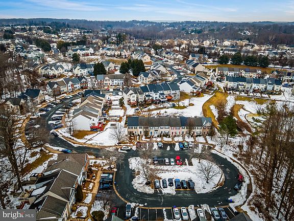 2nd image of 725 Shallow Ridge Ct