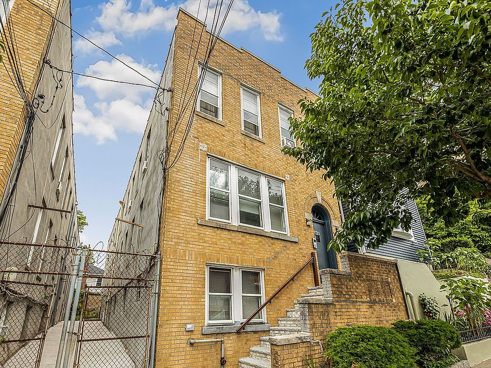 1st image of 721 E 242nd St