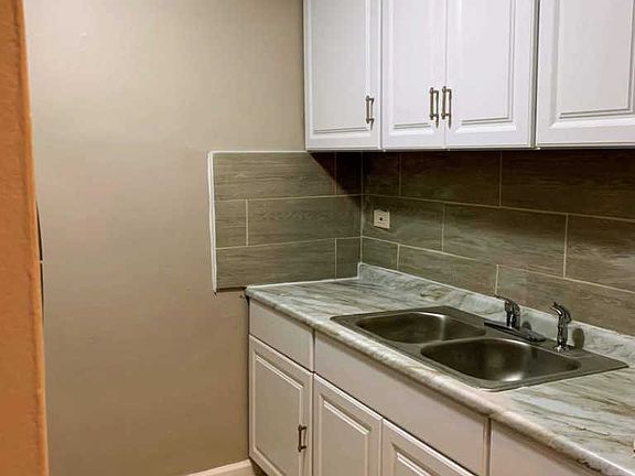 5th image of 615 Hill Dr APT 101