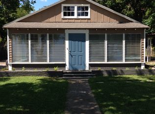 414 Morton Ave, Palacios, TX 77465