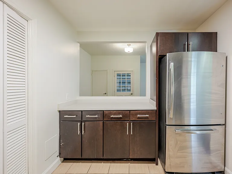 650 D St SE #2 — Photo 9