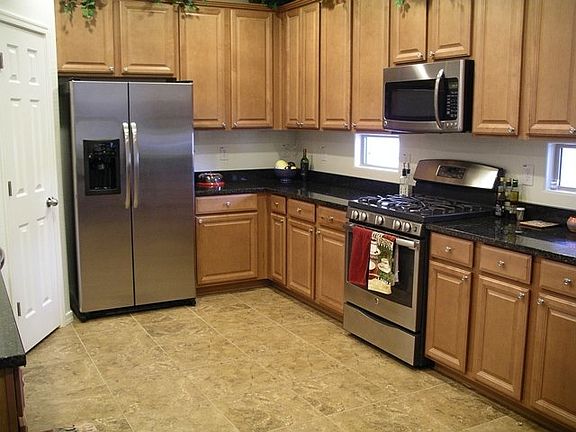 3rd image of 32424 N Cat Hills Ave