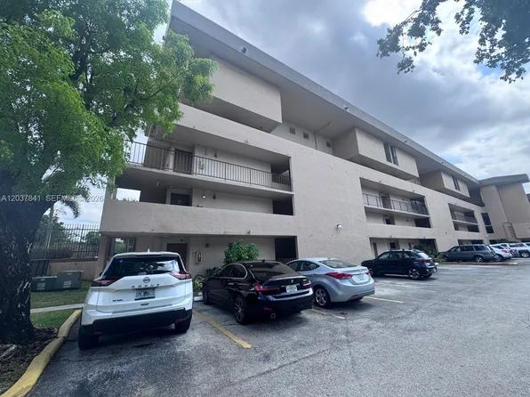 820 NW 87th Ave, Miami, FL