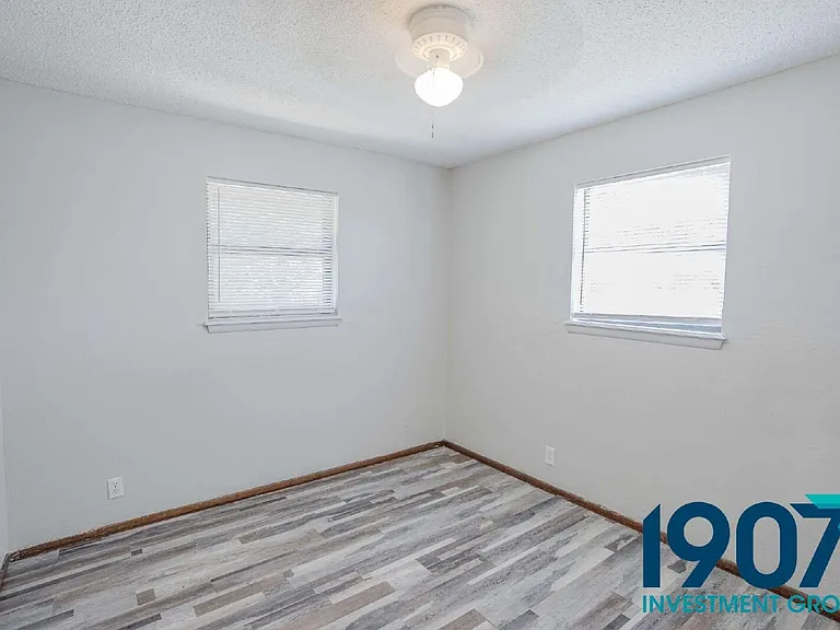 608 N Janeway Ave — Photo 16
