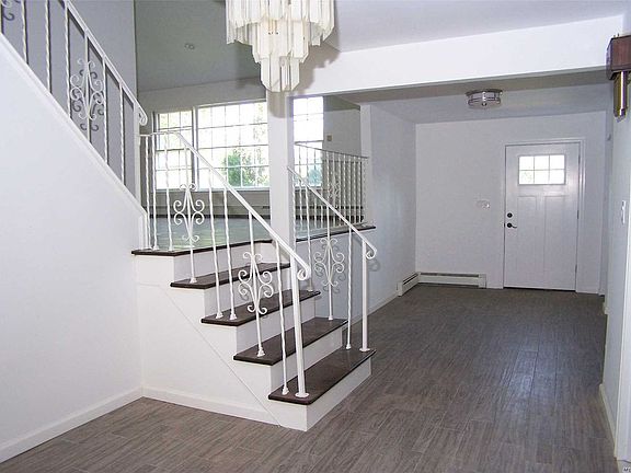 2nd image of 29 Spruceton St