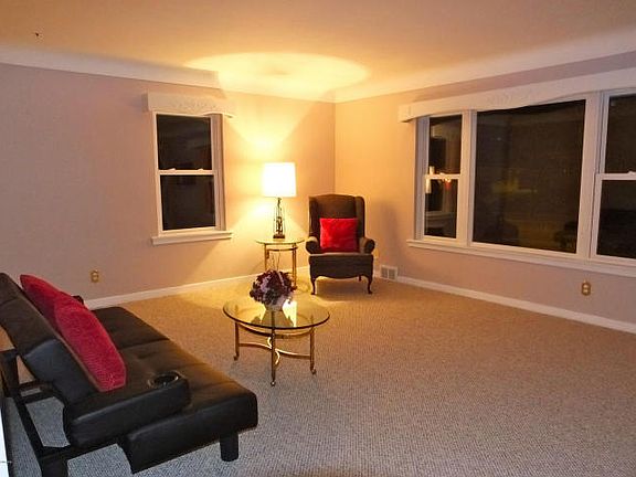 3rd image of 755 Pine Ave NW