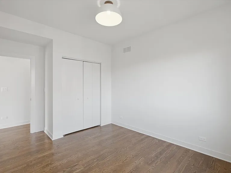650 N Green St #4 — Photo 14