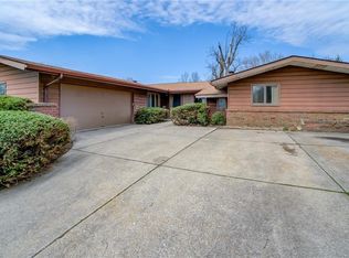 23645 Letchworth Rd, Beachwood, OH 44122