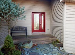 133 Durham Ct, Bushkill, PA 18324