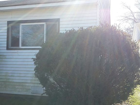 3rd image of 32314 Kalamazoo St
