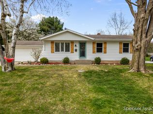 191 Gaylord Dr NE, Rockford, MI 49341