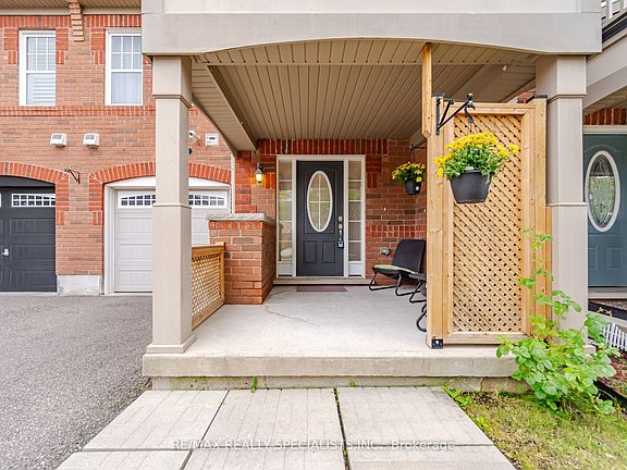 3rd image of 220 Mortimer Cres