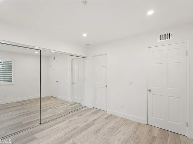 5 Columbus — Photo 20