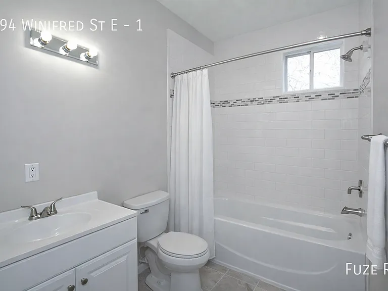 294 Winifred St E #1 — Photo 13