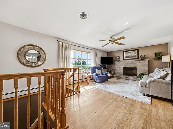 5th image of 24 Springfield Ln