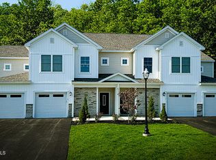 26 Reeds Holw, Saratoga Springs, NY 12866