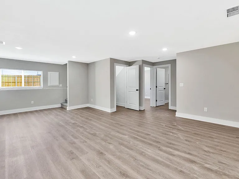 5298-5300 N Toben Dr — Photo 14