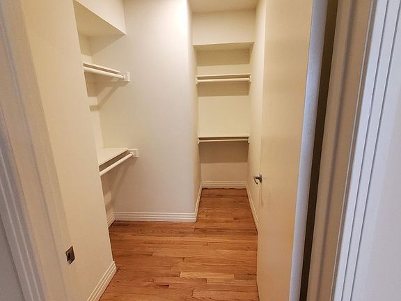 4th image of 8569 Burton Way #Penthouse