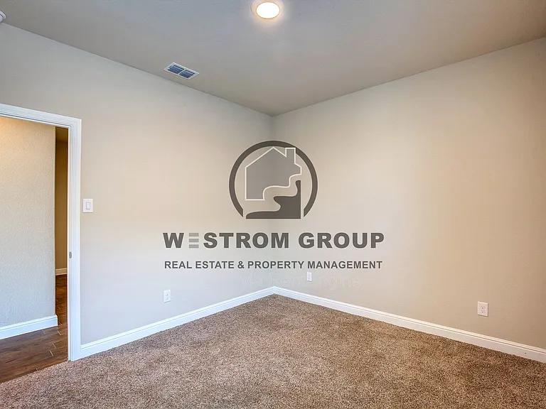 820 Greenford Mnr — Photo 36