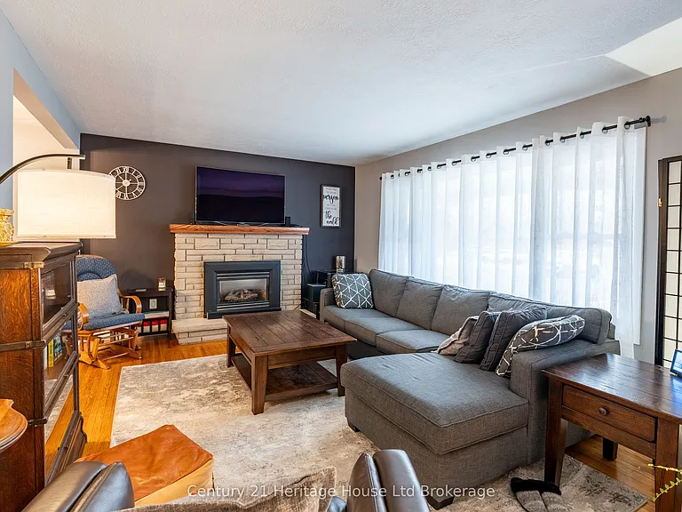 93 James Ave — Photo 6