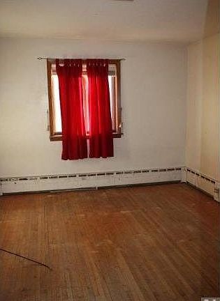 4th image of 709 Washington Street