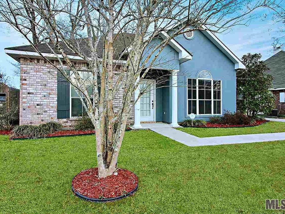 1st image of 14422 Whispering Oaks Dr