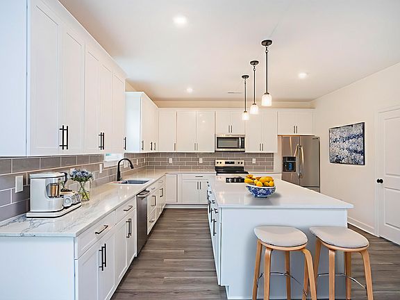 7th image of this home