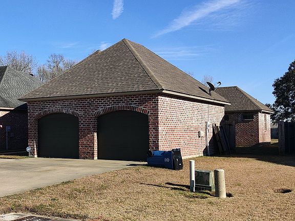 2nd image of 423 Blackwater River Dr