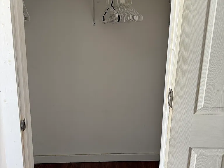 37 Holland Pl #2 — Photo 9