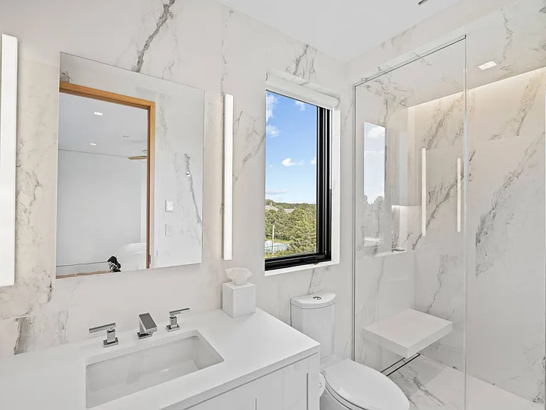 8 Middle Pond Ln — Photo 29