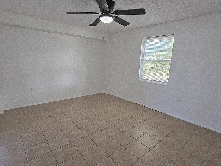 Mast bedroom