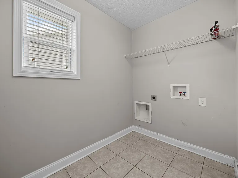 123 Lightwater Dr — Photo 12